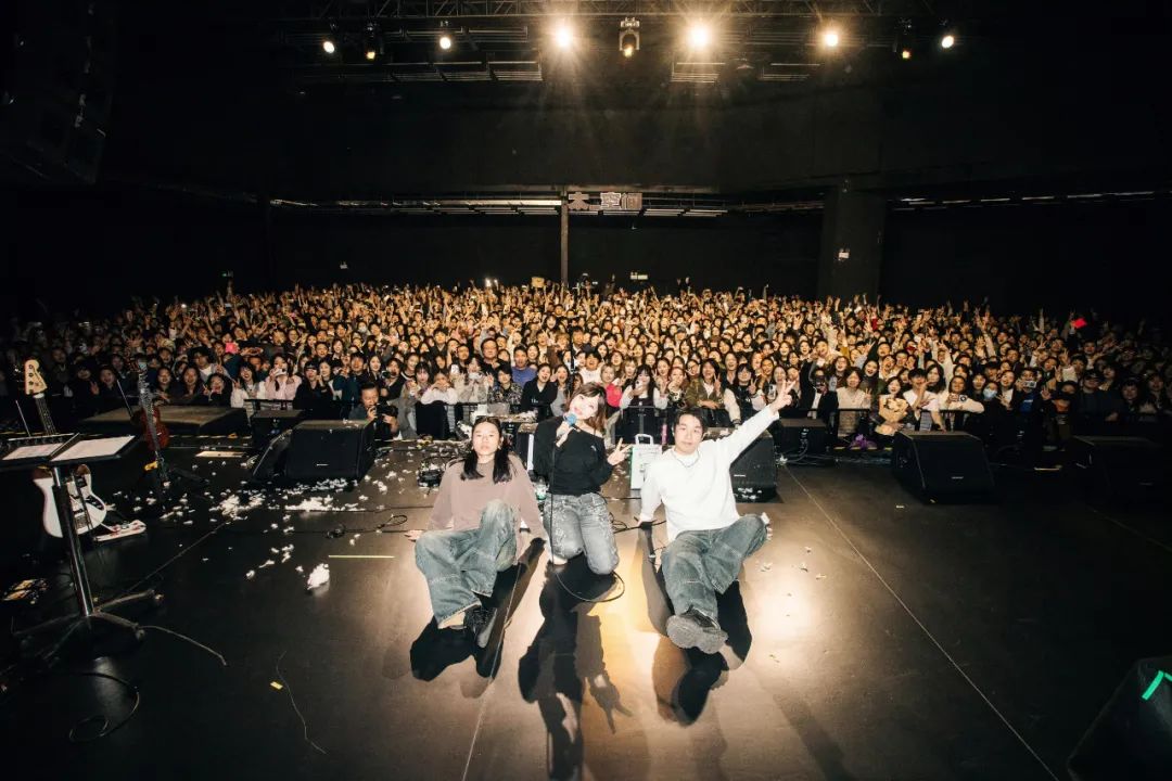 被网易云、迷笛奖、Apple Music同时肯定的00后，如何首次巡演就卖爆？