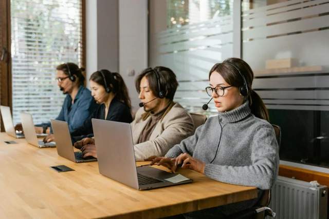 老外疯抢国产AI耳机？小米、讯飞早下局了！