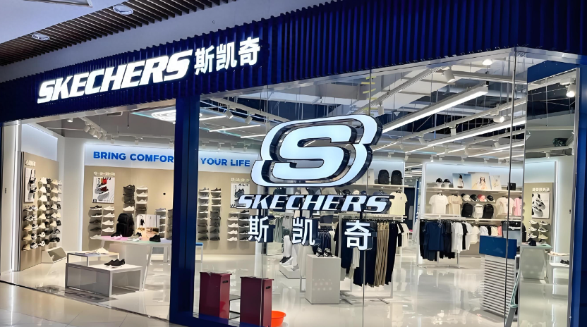 “老头鞋”到Z世代通勤神器：斯凯奇用“丑”征服年轻人？