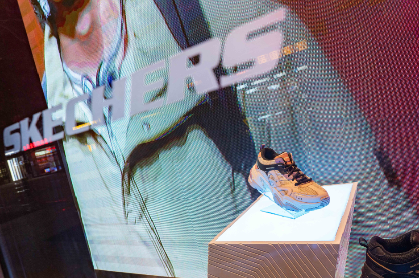 “老头鞋”到Z世代通勤神器：斯凯奇用“丑”征服年轻人？