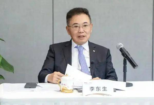 AI技术治理成两会焦点，科技大佬都拿来了哪些提案？