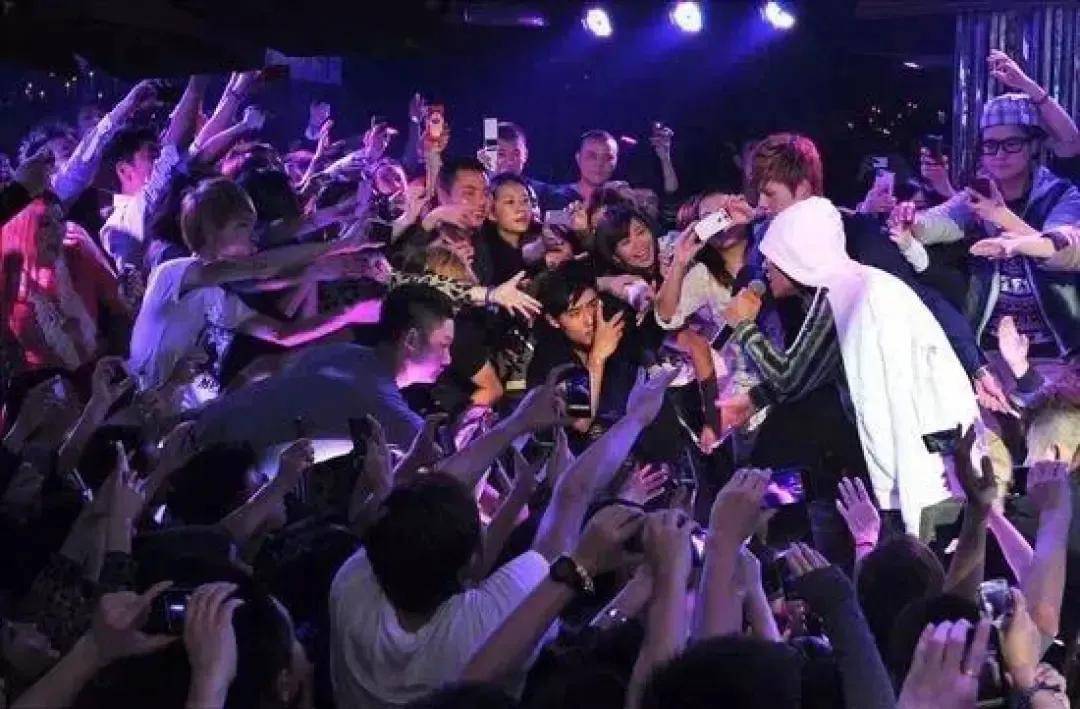 魅力四射的重启与一座城市的夜经济复兴