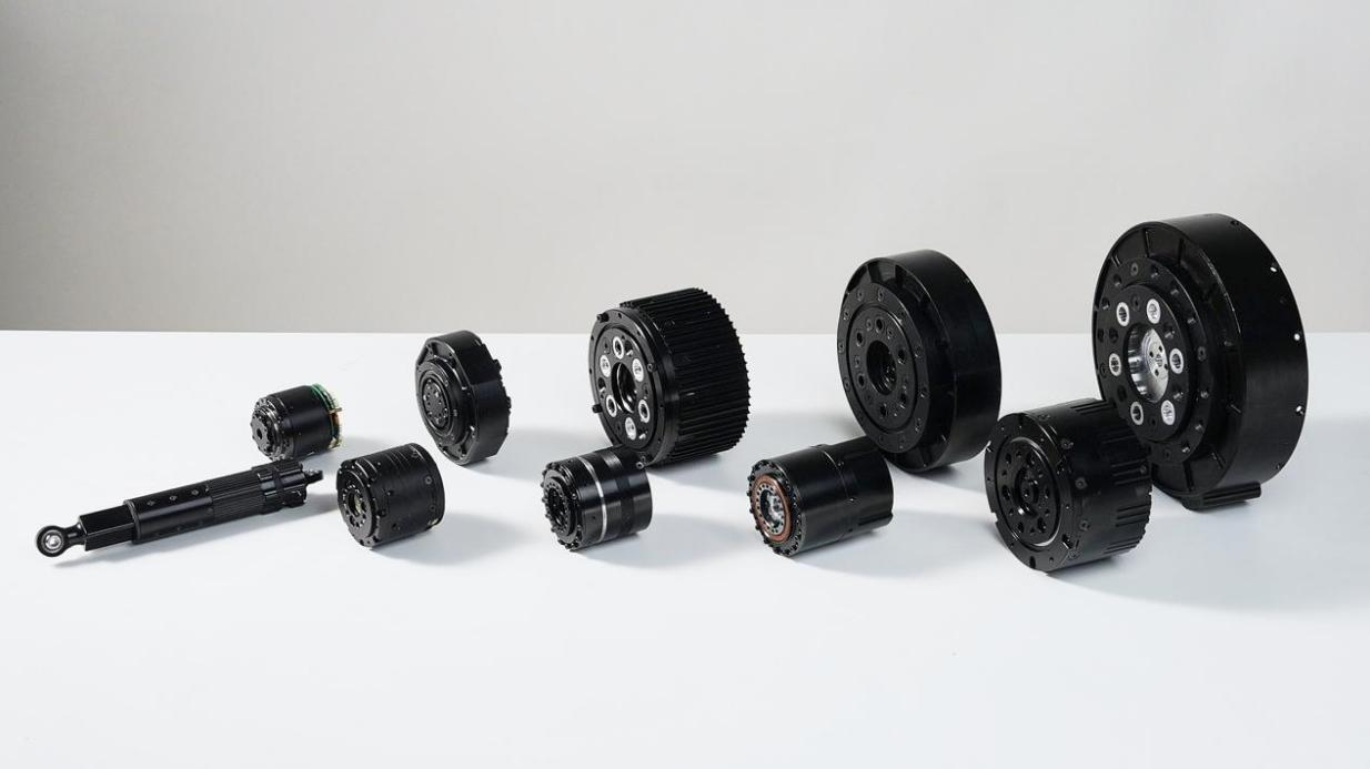 当人形机器人困在“技术秀场”，魔法原子打响一场落地突围战