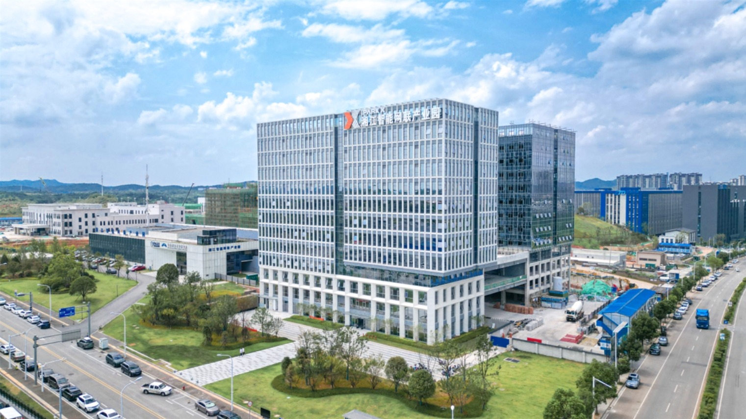 智能网联汽车进入“全民时代”，长沙“车路云一体化”的含金量还在上升