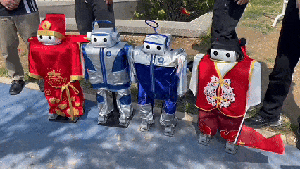 机器人马拉松：在机械踉跄中，听见文明的脚步声