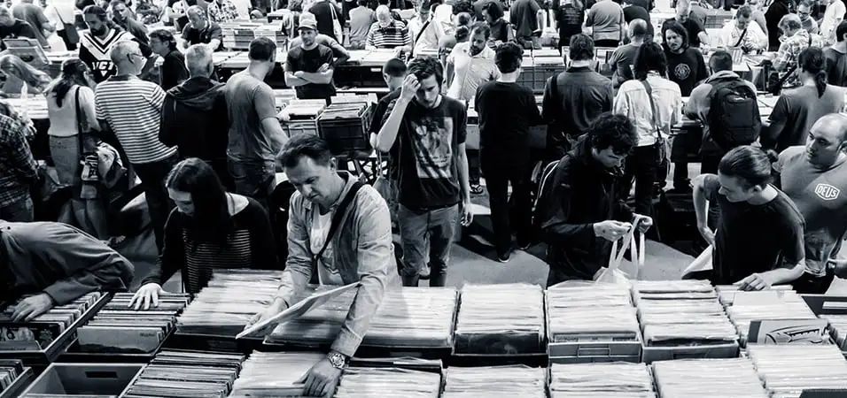 现在的爆款热歌，还没1999年赚钱？