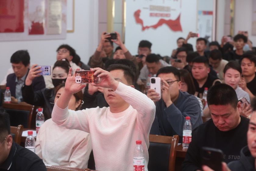 “千亿扶持”加码农业，拼多多如何改写乡村供应链？