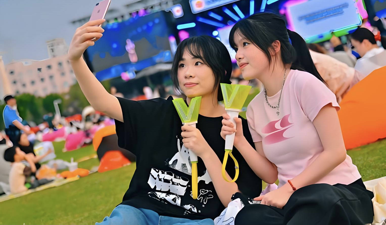 唯有饭圈才能“拯救”音乐节？