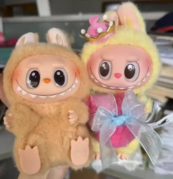 Labubu翻车，印钞机一样的泡泡玛特为何做不好品控？