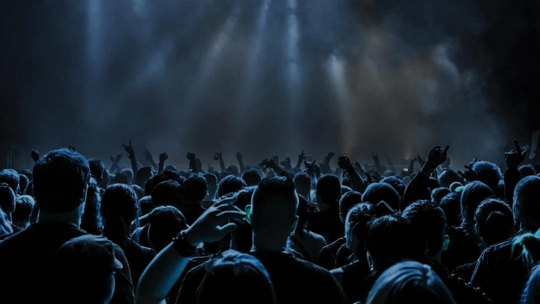 演出市场，只容得下头部艺人？