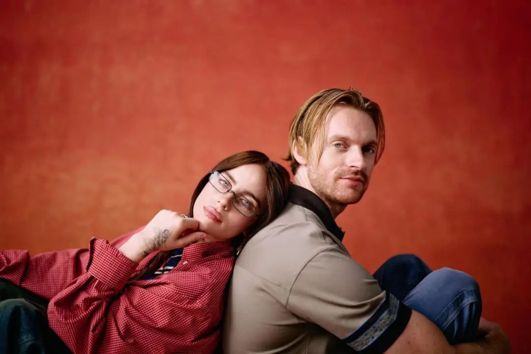 成熟艺人“脱管潮”，经纪人该下岗了？