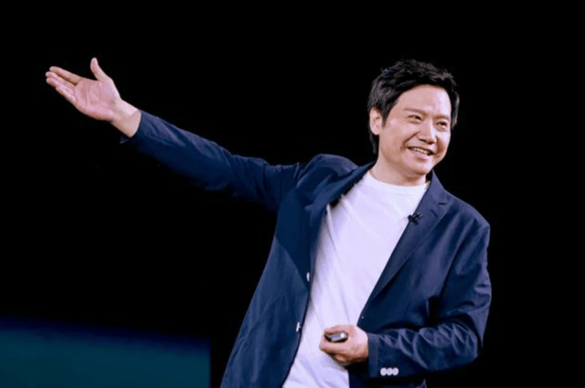 车圈名场面再次上演，华为余承东、小米雷军互怼大戏的深层解码 