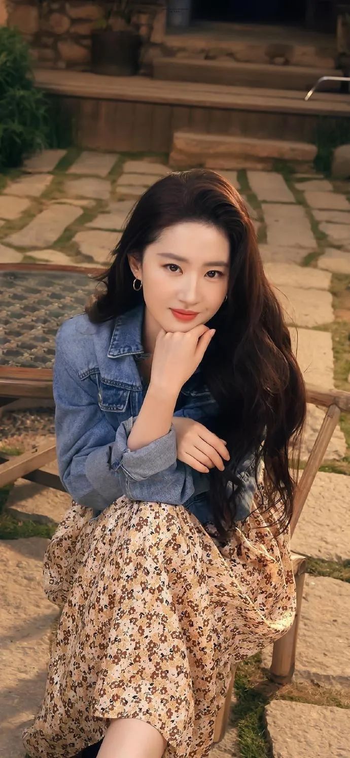 郑乃馨、李凯馨接连言论“翻车”，对“双面人”外籍艺人就应零容忍！