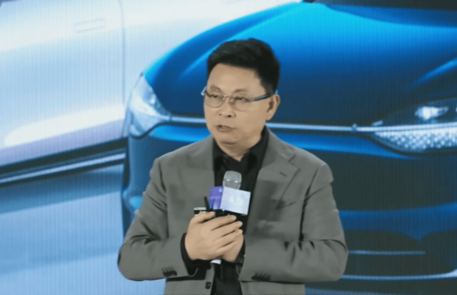 车圈名场面再次上演，华为余承东、小米雷军互怼大戏的深层解码 