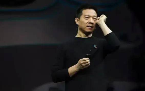 「爱哭男孩」贾跃亭又泪洒现场，数度哽咽感谢散户……