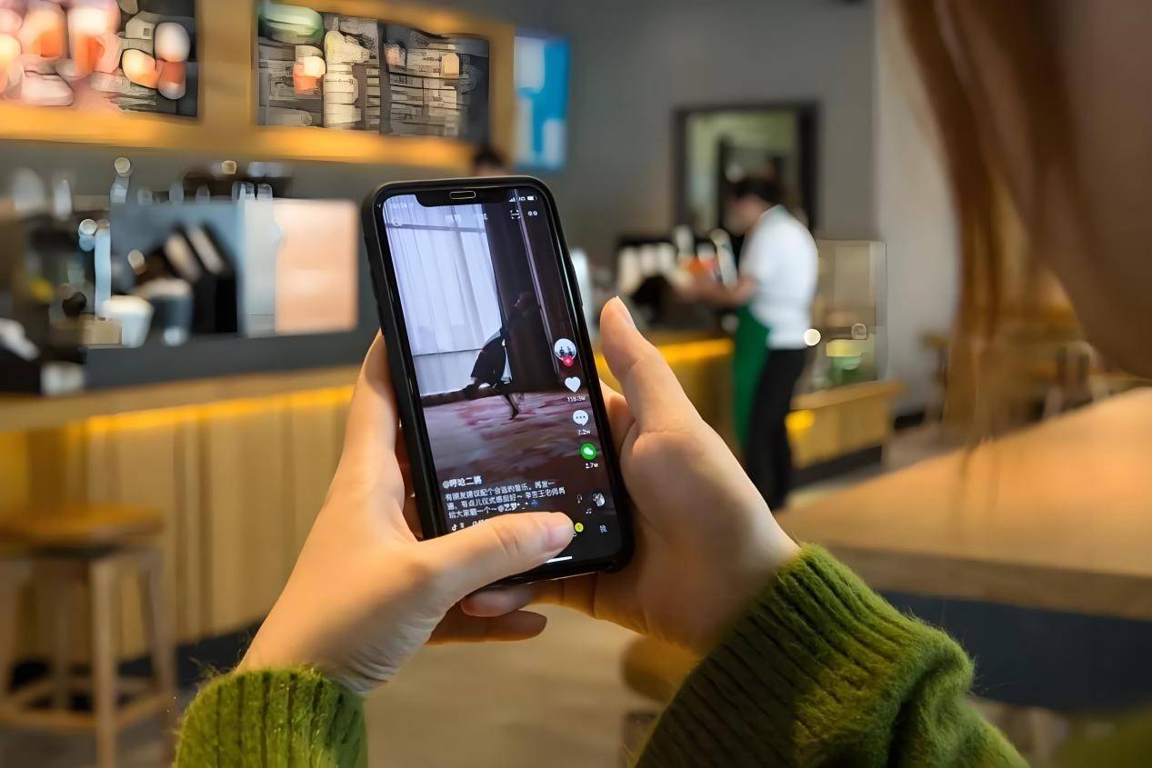 多年以后，互联网中厂开始重新“找爸爸”