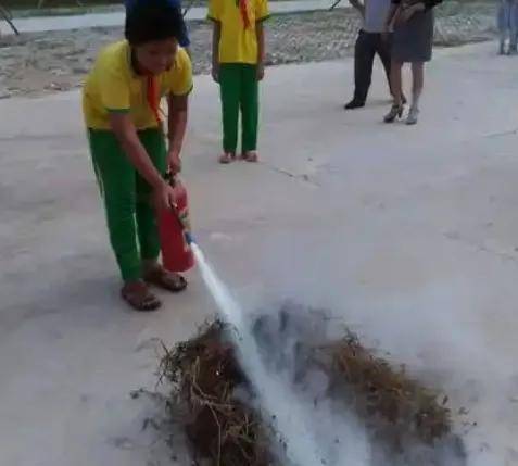 取个快递跳3个APP，这届网友快被互联网巨头折磨疯了