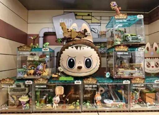 价格崩盘上热搜，Labubu第一批黄牛破产了……