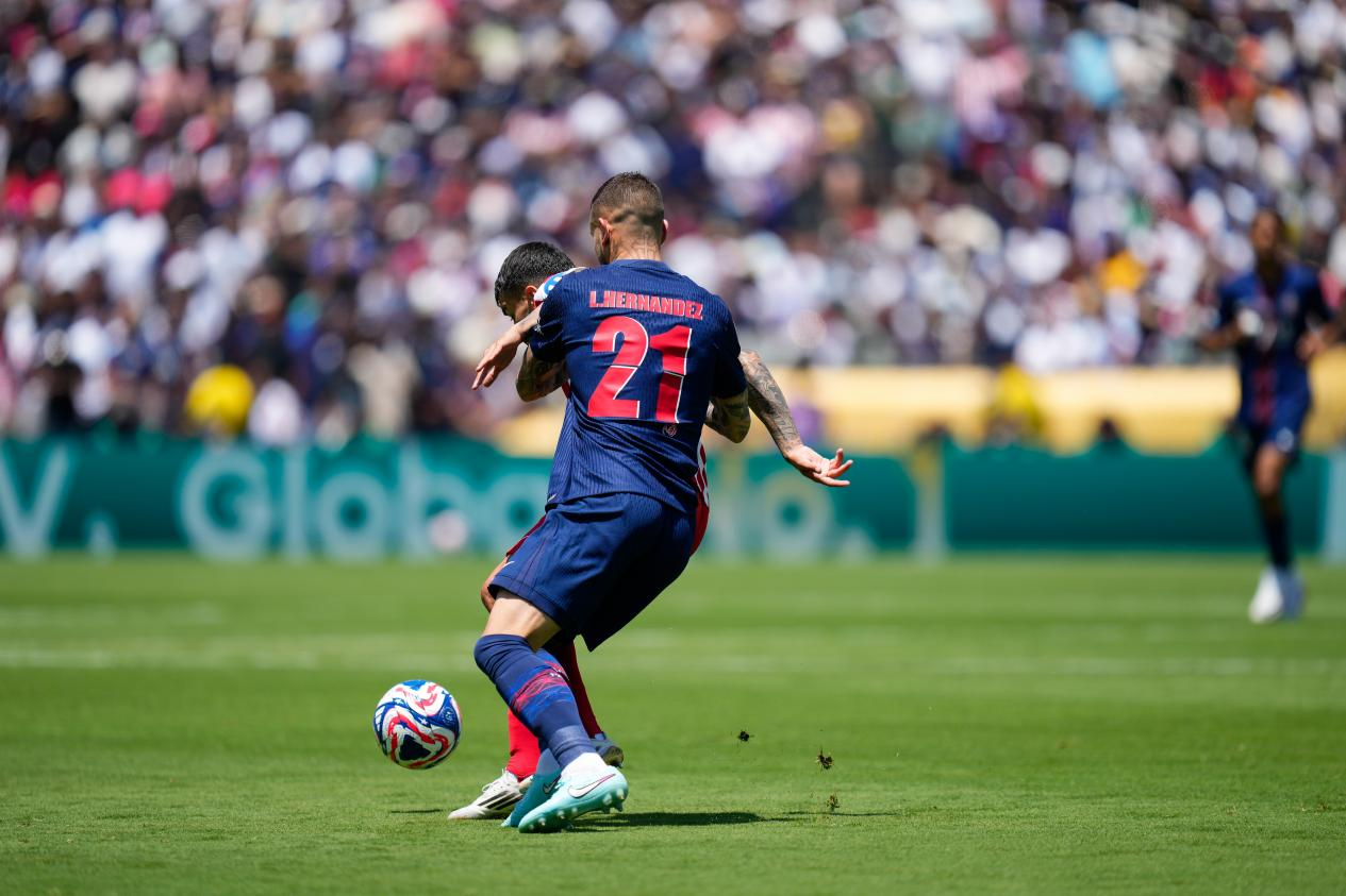 从中国第一到世界第一：海信100吋618双冠背后的技术远征