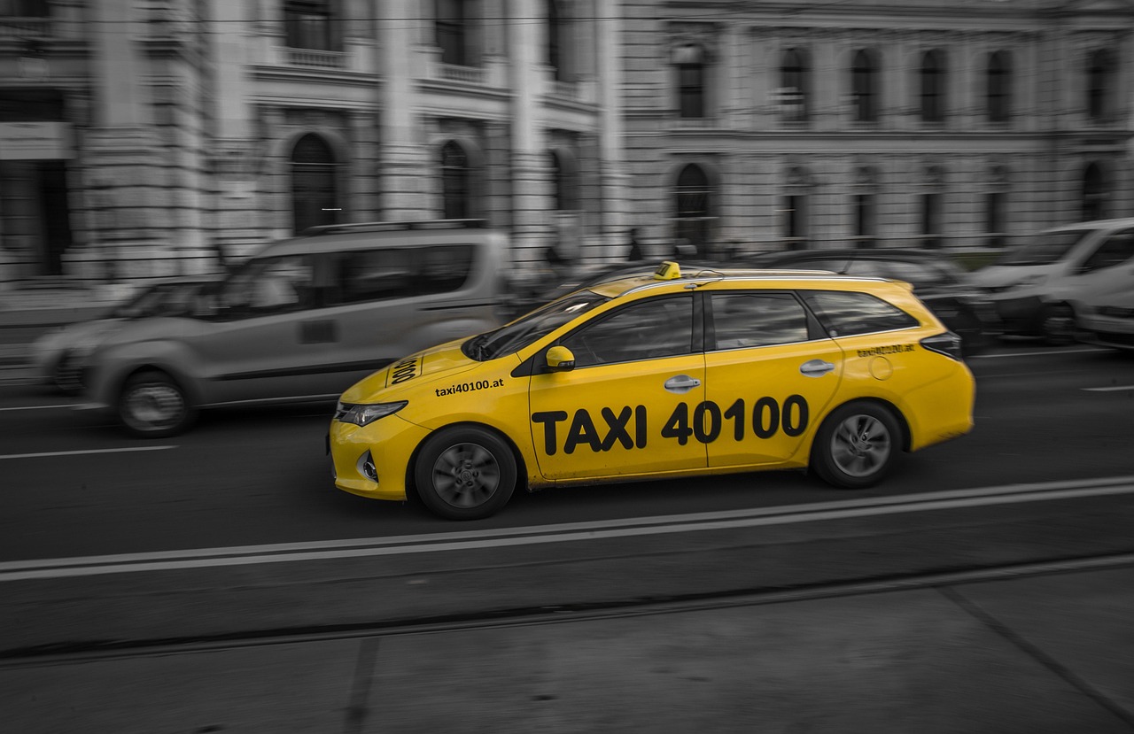 哈啰也要做Robotaxi？自动驾驶出租车为啥大家都想做？