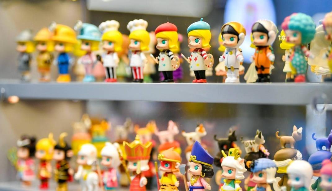 潮玩大火，LABUBU催动下泡泡玛特、布鲁可大涨该咋看？