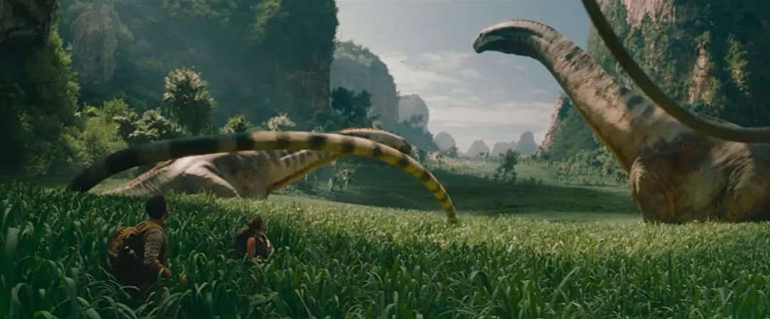 “寡姐+异形大恐龙”不及预期，暑期档后半程要靠国产片了