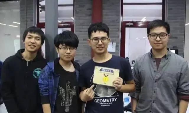 邀请码曾被炒至8万的Manus，开始大规模裁员了？