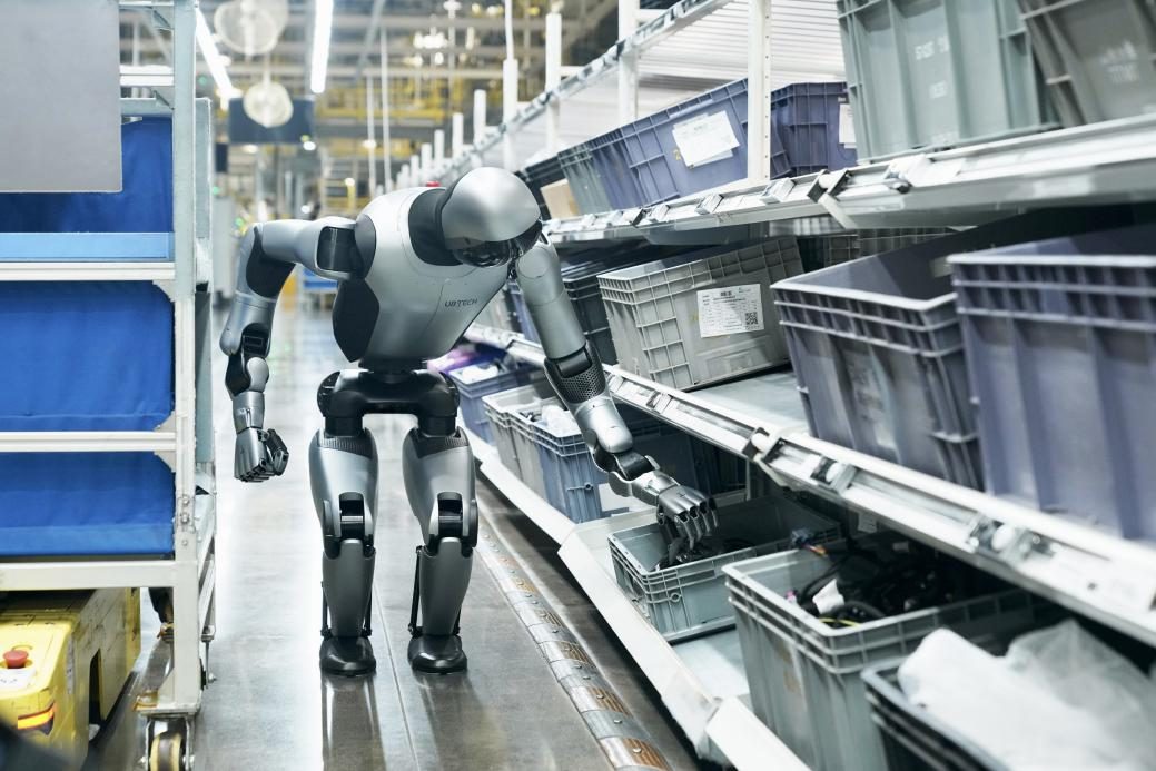 群脑网络2.0+Co-Agent构建AI双循环，优必选工业人形机器人Walker S2智能进化