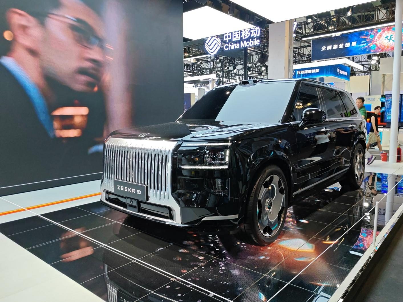 引领汽车加速向具身智能进化 吉利汽车集团携阶跃星辰联合参展2025世界人工智能大会