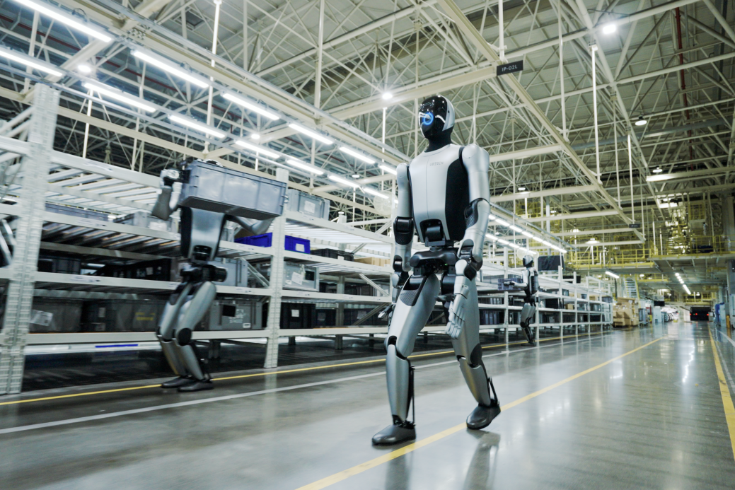 群脑网络2.0+Co-Agent构建AI双循环，优必选工业人形机器人Walker S2智能进化