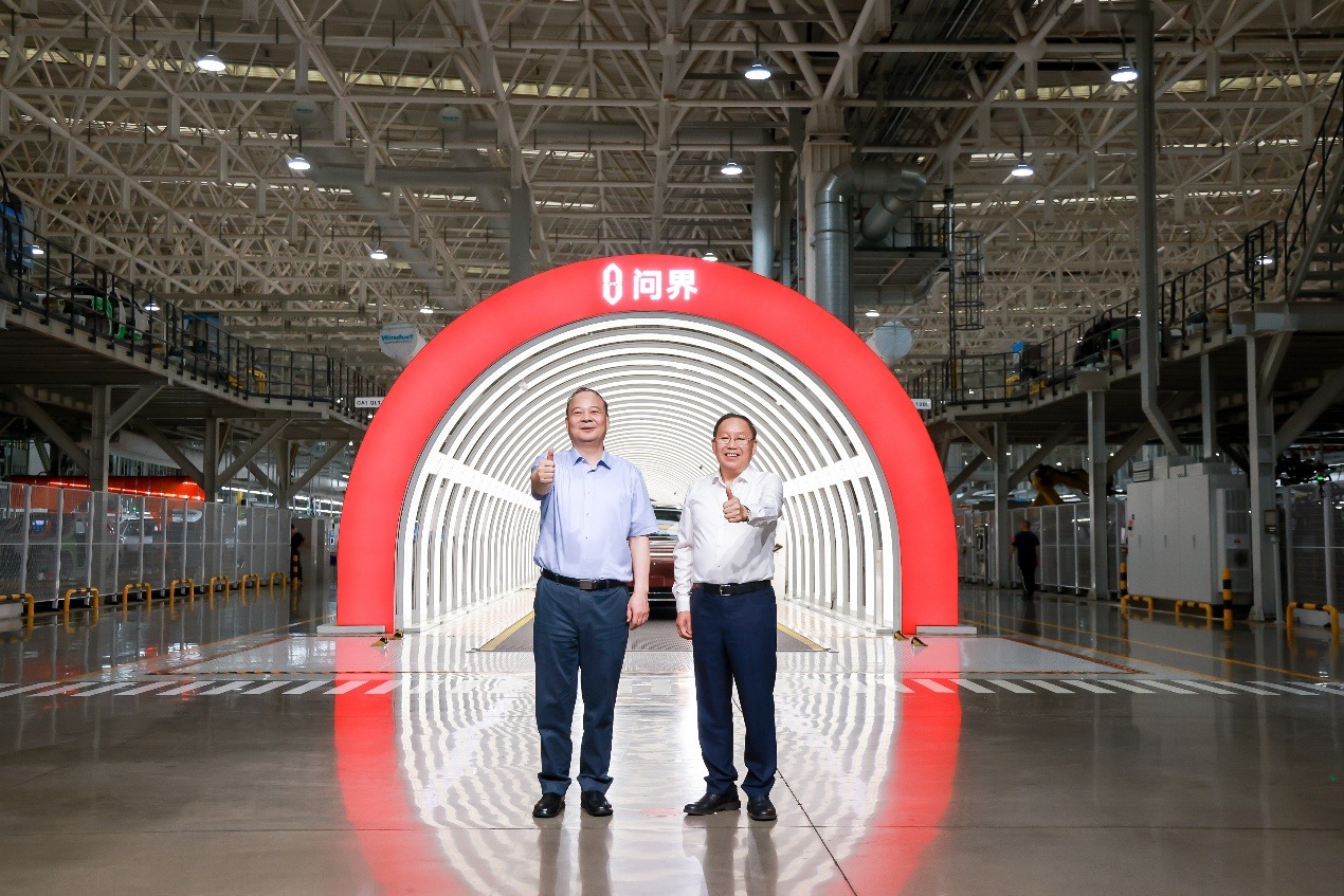 曹德旺、曾毓群与张兴海接连会面，汽车江湖再起风云