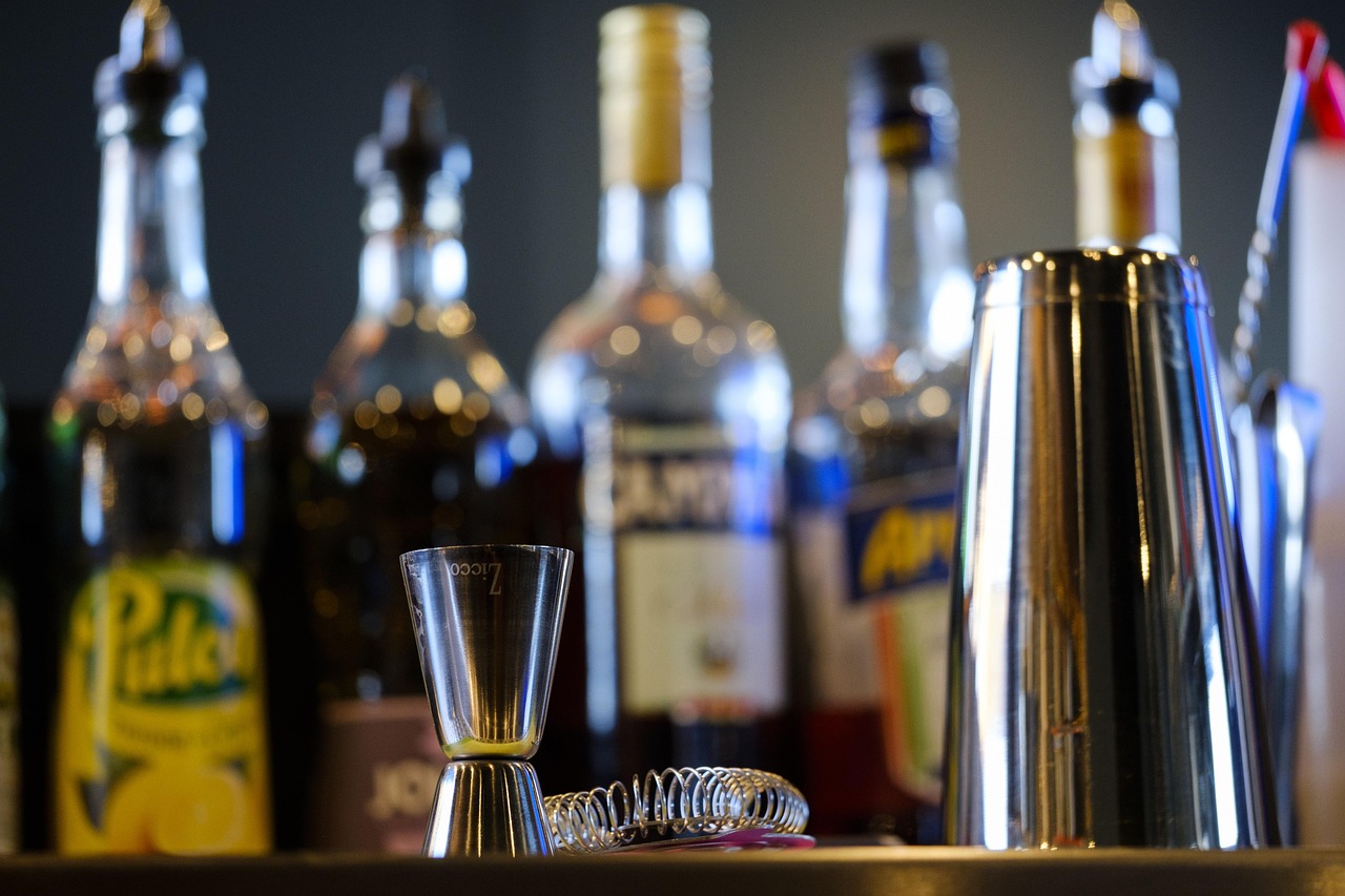 百万烟酒店都没生意了？为啥烟酒都不赚钱了？