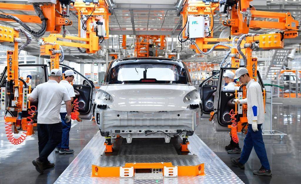 大厂下沉，会革了五菱宏光的“命”吗？