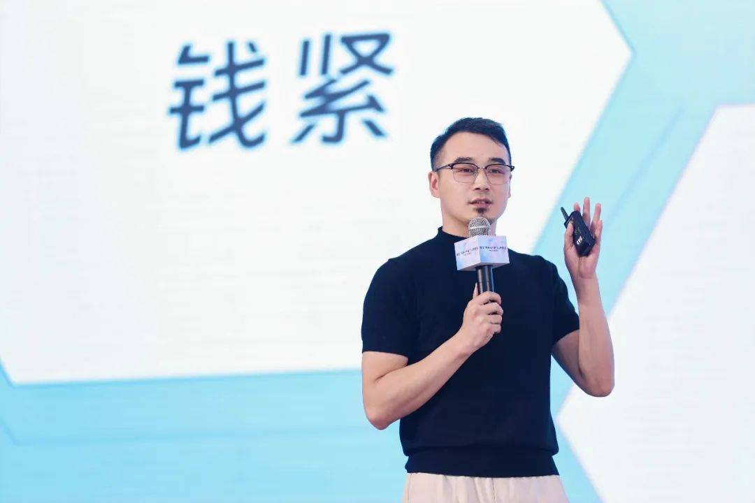 AI 重构生意逻辑，1688的AI“大动作” 