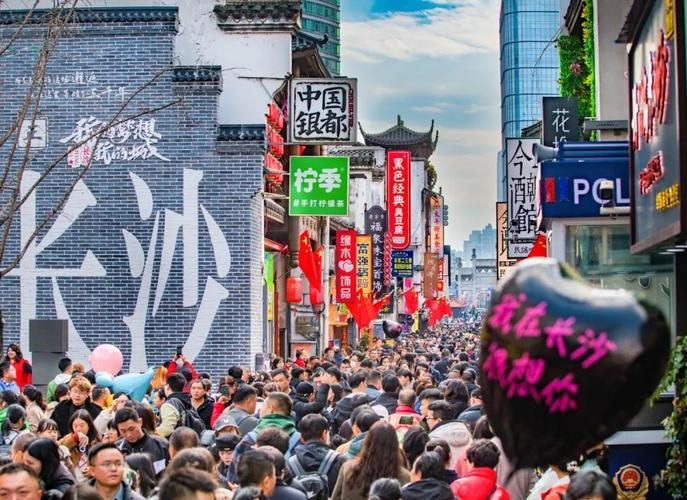 OTA“掼蛋”牌局，谁最先凑齐“同花顺”？