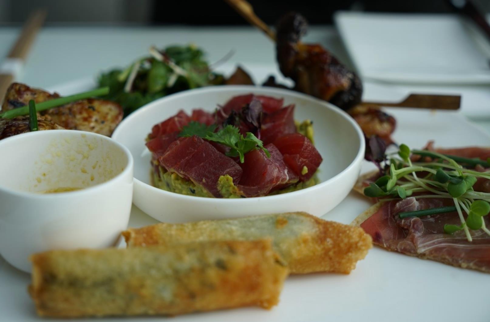 越来越多餐厅正在抛弃包间？包间为啥不吃香了？