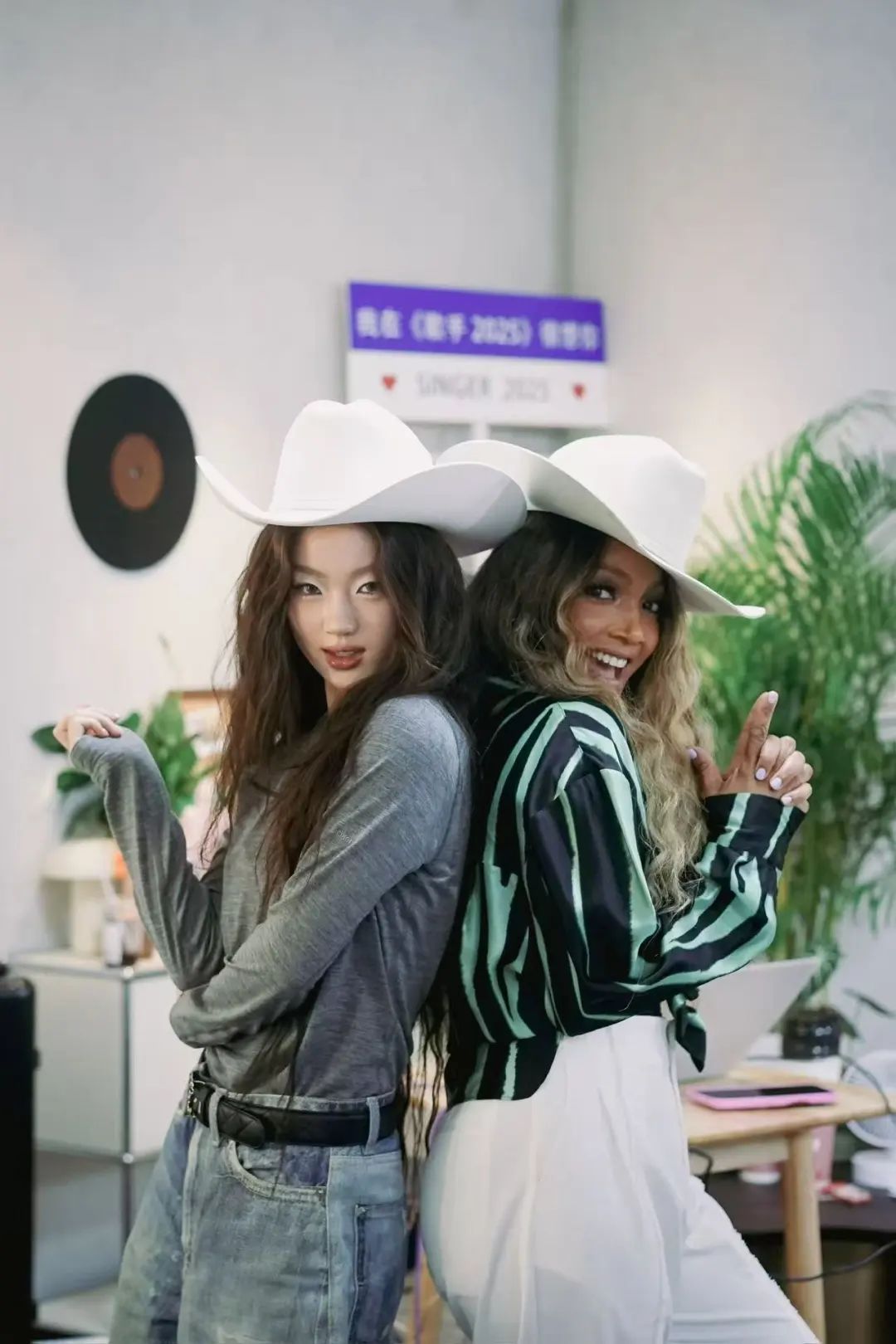 Mickey Guyton《歌手2025》出圈，环球音乐中国做对了什么？