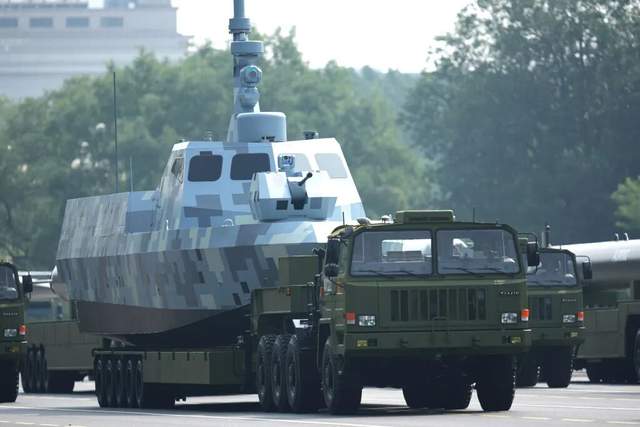 海上无人艇正式入列，首次亮相九三阅兵