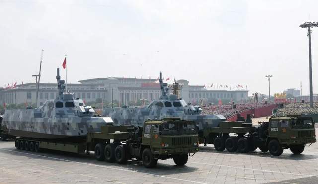 海上无人艇正式入列，首次亮相九三阅兵