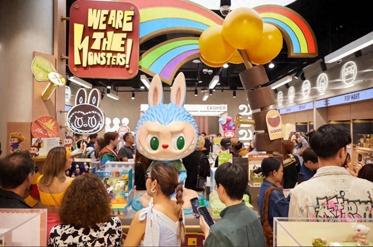 线下美妆，被谁“吞噬”？