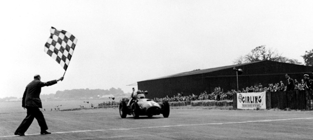 周天财经科技, 当一群技术狂人决定造车