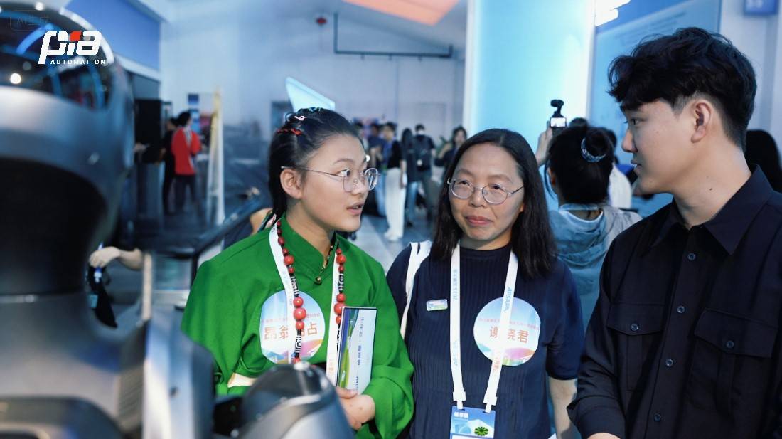 均普智能机器人家族首次集体亮相2025云栖大会，全面展示具身智能全栈技术实力