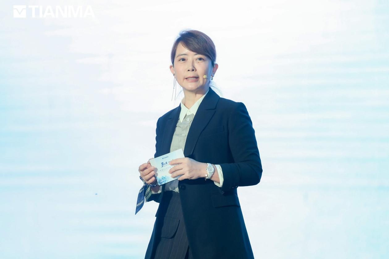 天马发布“天工屏”：从“硬件制造”到“感官体验创造者”，中国显示技术点亮全球