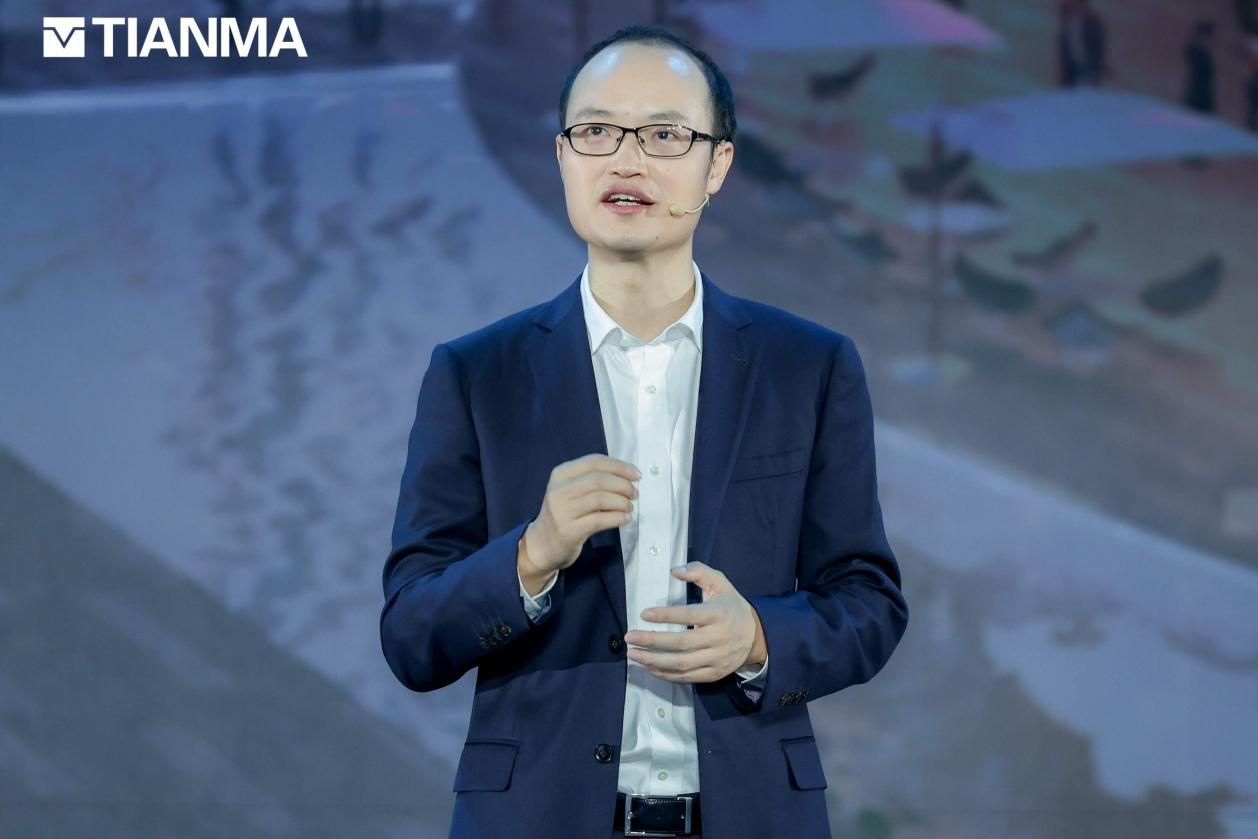 天马发布“天工屏”：从“硬件制造”到“感官体验创造者”，中国显示技术点亮全球