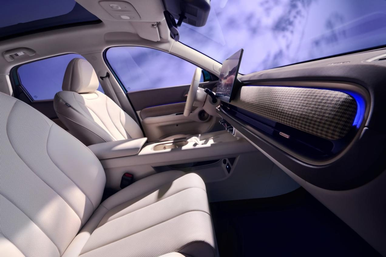 以自然美学重构汽车设计，欧拉5与当代城市有机共生