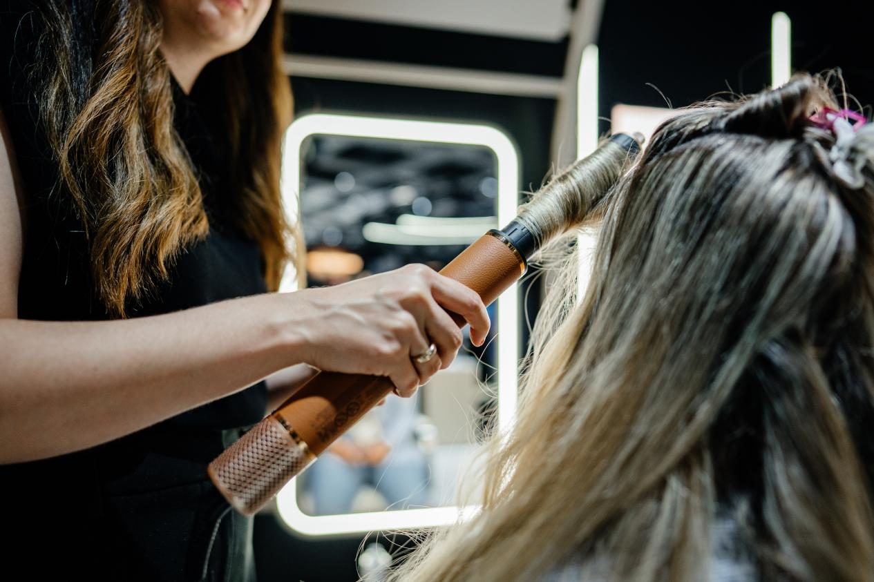 追觅吹风机闪耀IFA2025：革新吹护养发技术，领跑全球智能个护新生态