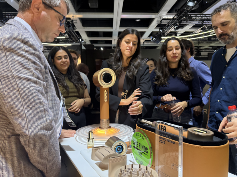 追觅吹风机闪耀IFA2025：革新吹护养发技术，领跑全球智能个护新生态