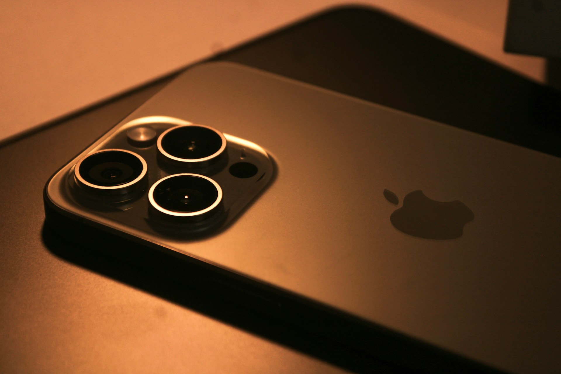 苹果iPhone 17价格破发，黄牛还能赚到钱吗？