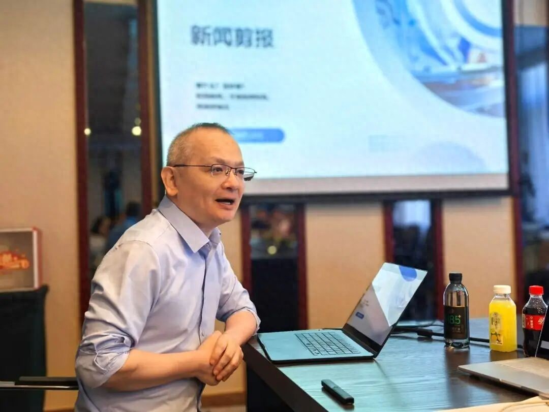 DoNews创始人刘韧：从新闻剪报谈媒体人如何拥抱AI时代