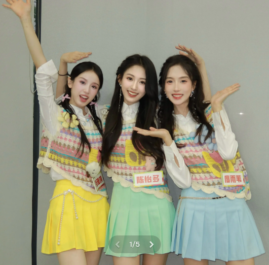 李锐、月亮姐姐先后官宣离职，资深主持人差异开启事业“第二春”？